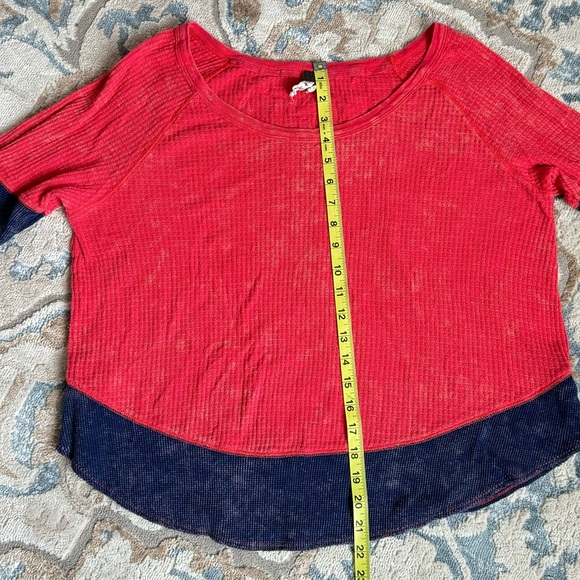 We the Free Free People Diamond Dozen Coral Red Distressed Thermal Top Size M - Picture 5 of 8